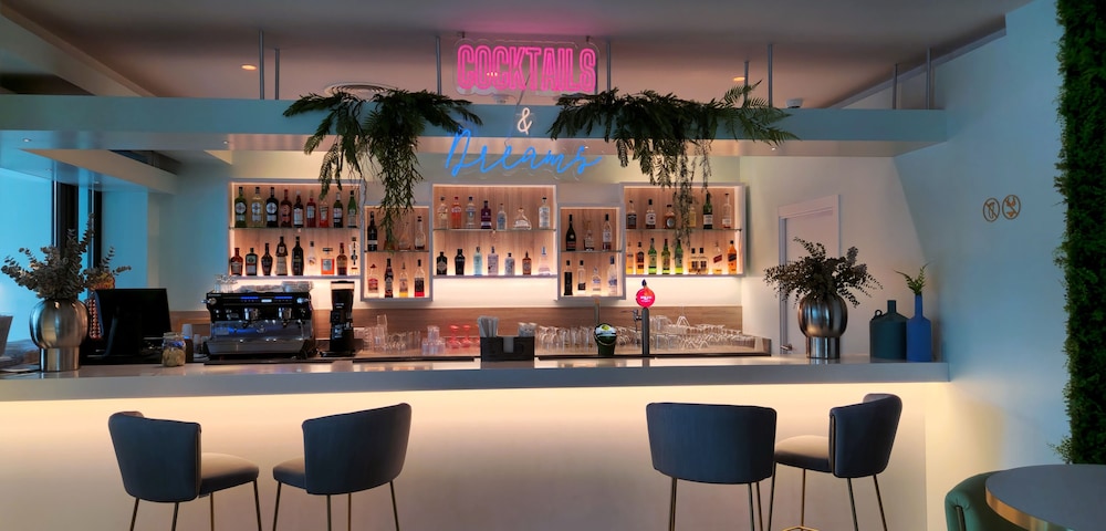 Aquashow Park Hotel — Restaurant in Quarteira, Faro