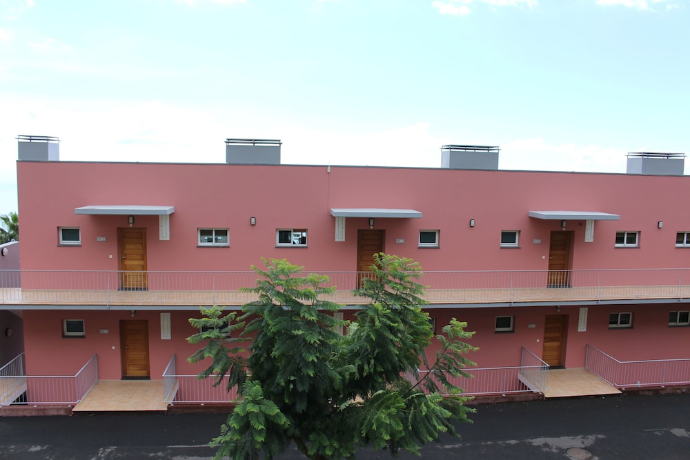 Village Cabo Girao — Hotel building in Estreito De Câmara, Madeira