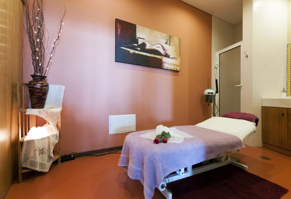 Village Cabo Girao — Spa in Estreito De Câmara, Madeira