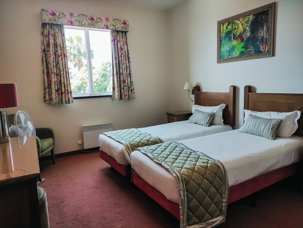 Village Cabo Girao — Hotel rooms in Estreito De Câmara, Madeira