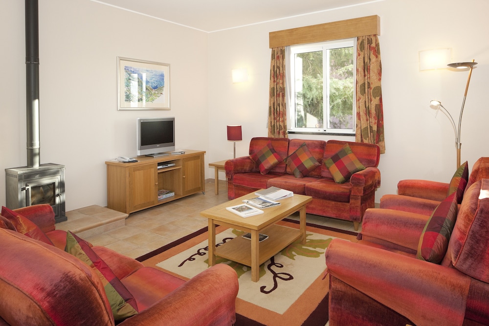 Village Cabo Girao — Hotel rooms in Estreito De Câmara, Madeira