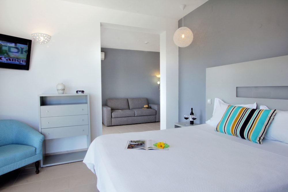 Carvi Beach Hotel — Hotel rooms in Lagos, Faro