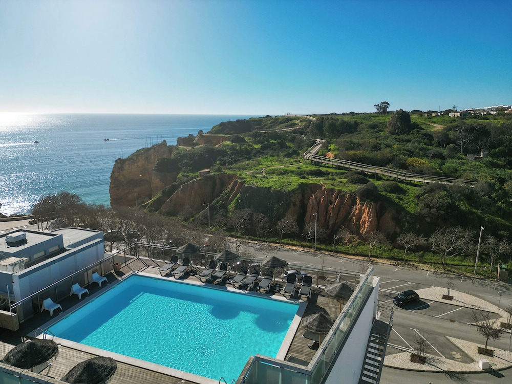 Carvi Beach Hotel — Swimming pool in Lagos, Faro