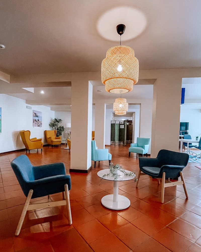 Carvi Beach Hotel — Hotel building in Lagos, Faro