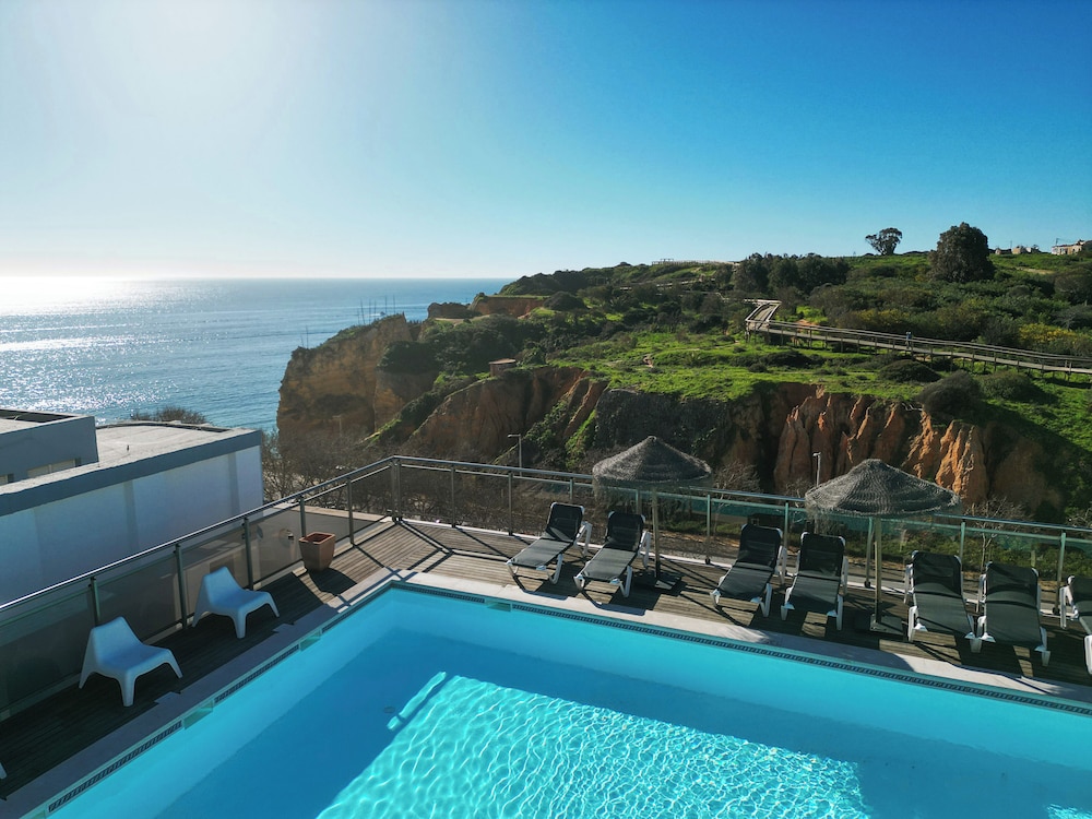 Carvi Beach Hotel — Swimming pool in Lagos, Faro