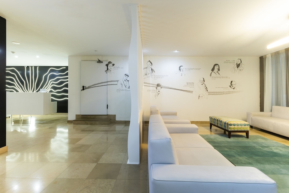 Carvi Beach Hotel — Hotel building in Lagos, Faro