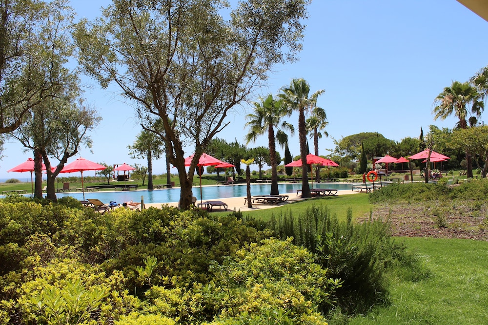 Cascade Wellness Resort Lagos Algarve by Domes — Swimming pool in Lagos, Faro