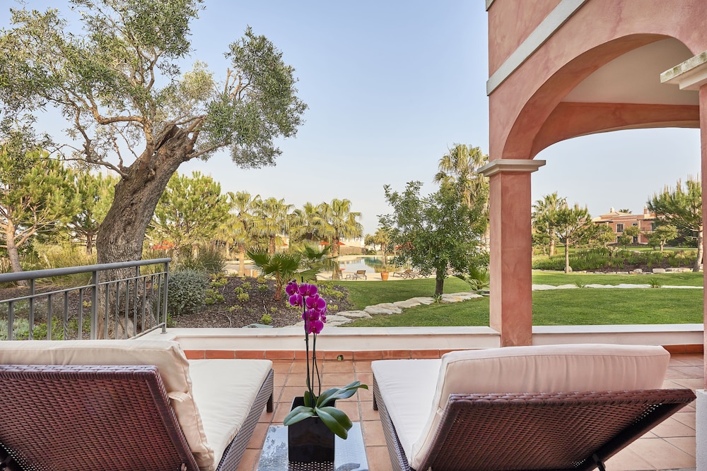 Cascade Wellness Resort Lagos Algarve by Domes — Swimming pool in Lagos, Faro