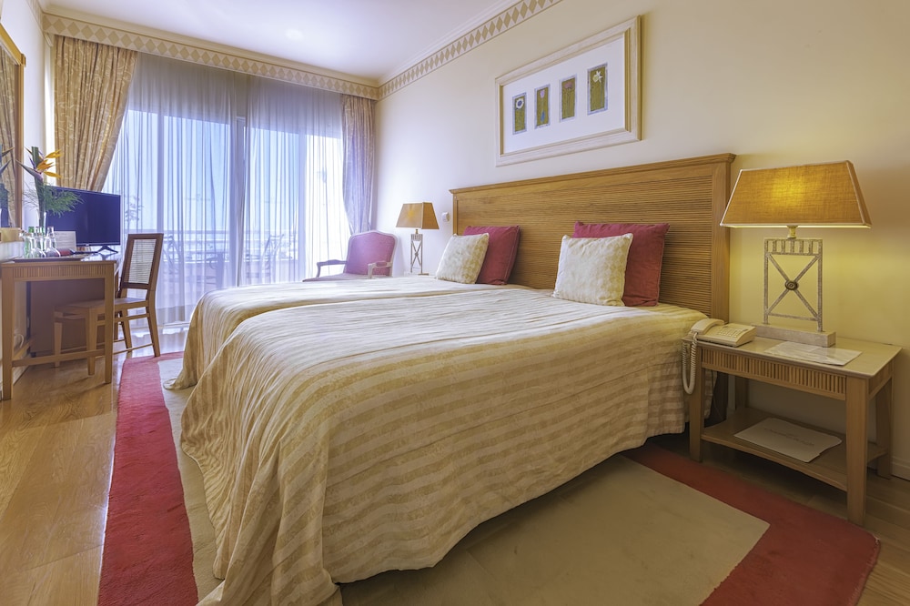 Quinta do Estreito Vintage House — Hotel rooms in Estreito De Câmara, Madeira