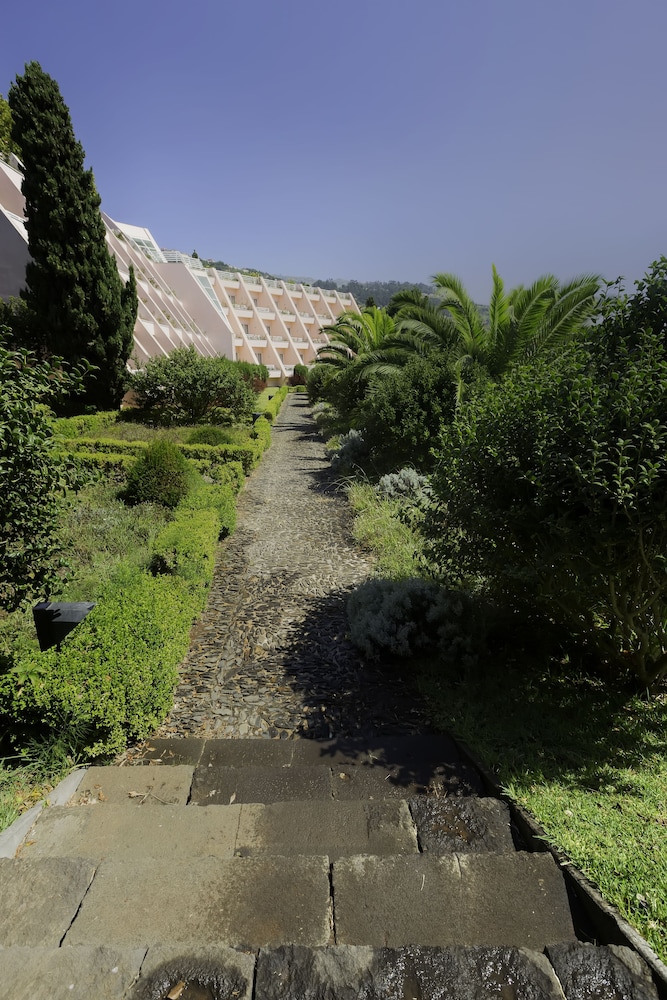 Quinta do Estreito Vintage House — Hotel building in Estreito De Câmara, Madeira