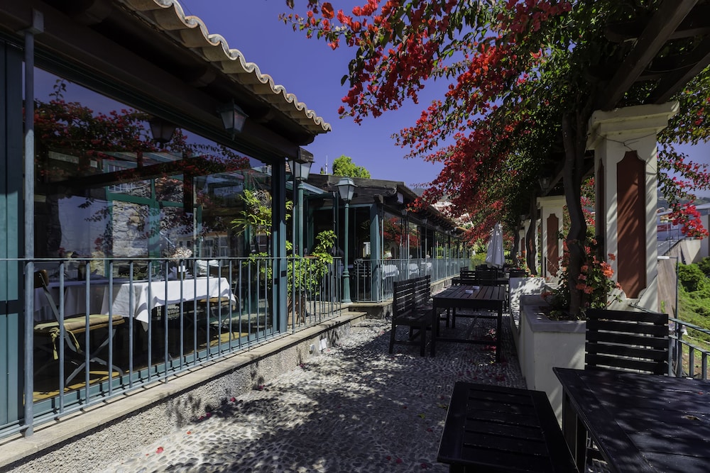 Quinta do Estreito Vintage House — Restaurant & bars in Estreito De Câmara, Madeira