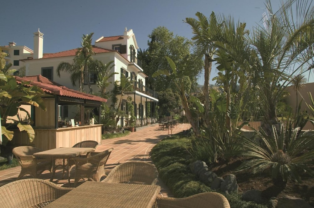 Quinta do Estreito Vintage House — Hotel building in Estreito De Câmara, Madeira