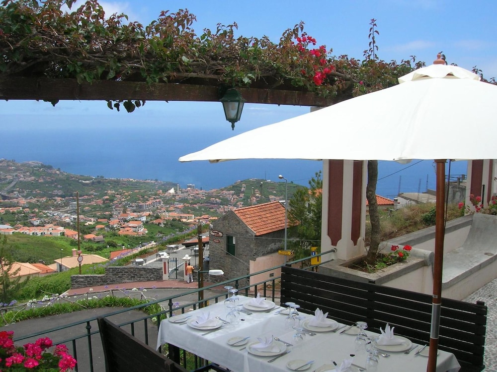Quinta do Estreito Vintage House — Restaurant & bars in Estreito De Câmara, Madeira