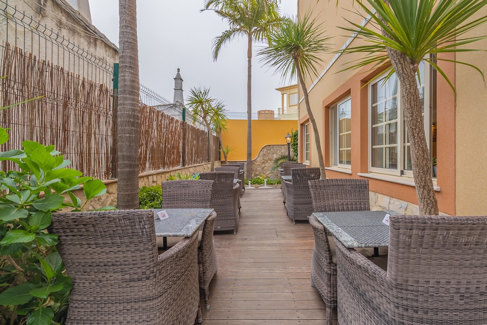 Charming Residence & Guest House Dom Manuel I (Adults only) — Restaurant & bars in Lagos, Faro