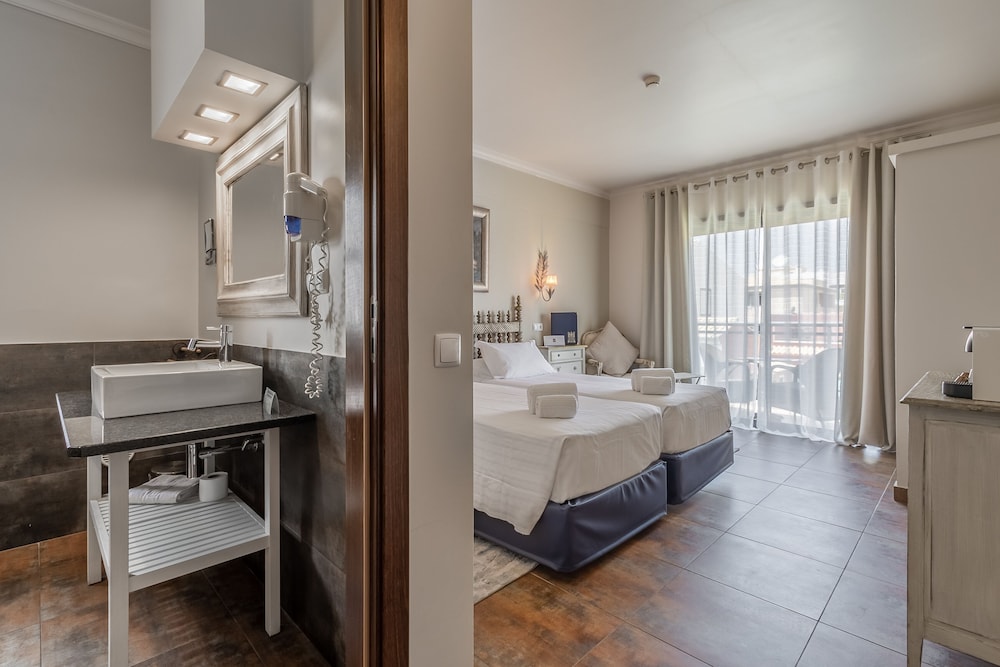 Charming Residence & Guest House Dom Manuel I (Adults only) — Hotel rooms in Lagos, Faro