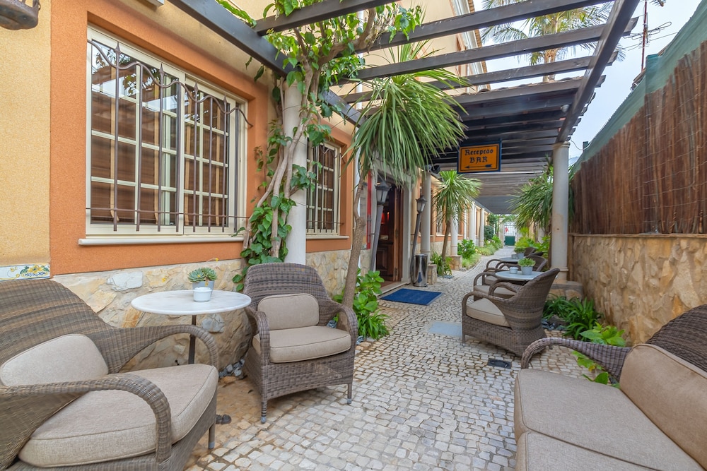 Charming Residence & Guest House Dom Manuel I (Adults only) — Restaurant & bars in Lagos, Faro