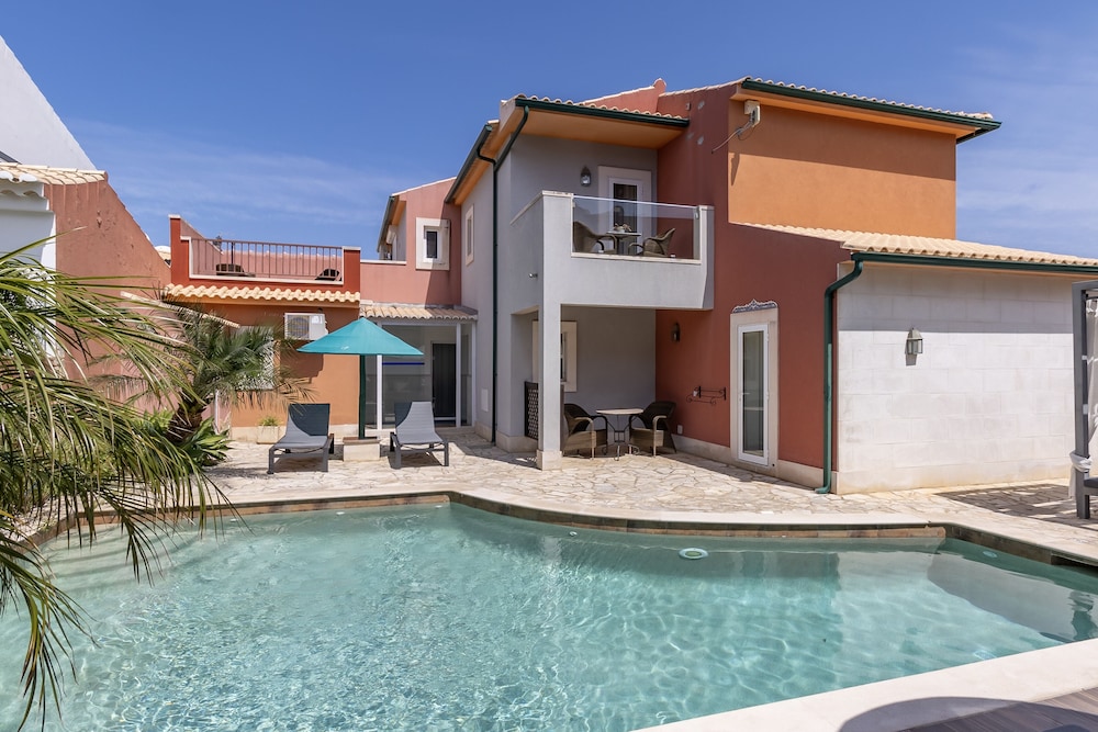 Charming Residence & Guest House Dom Manuel I (Adults only) — Swimming pool in Lagos, Faro
