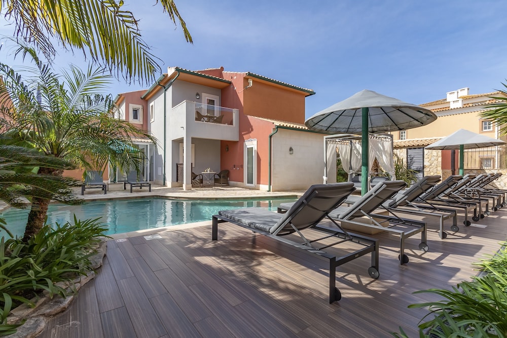 Charming Residence & Guest House Dom Manuel I (Adults only) — Swimming pool in Lagos, Faro