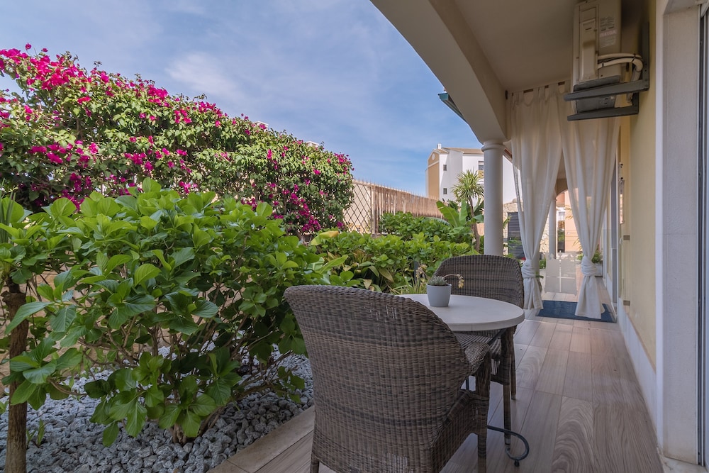 Charming Residence & Guest House Dom Manuel I (Adults only) — Hotel building in Lagos, Faro