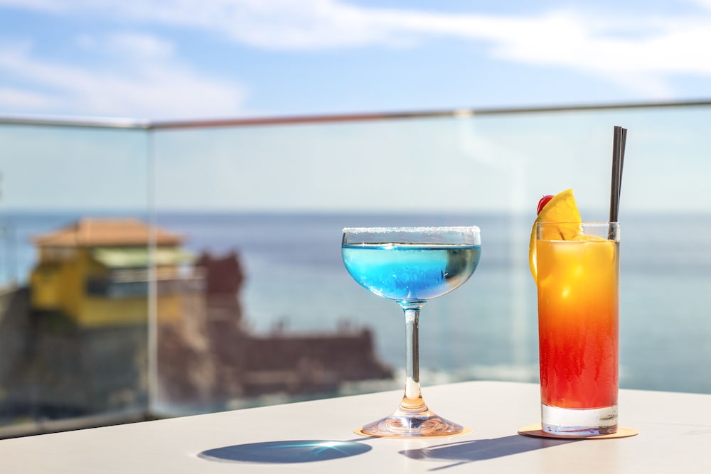 Enotel Sunset Bay — Restaurant & bars in Ponta do Sol, Madeira