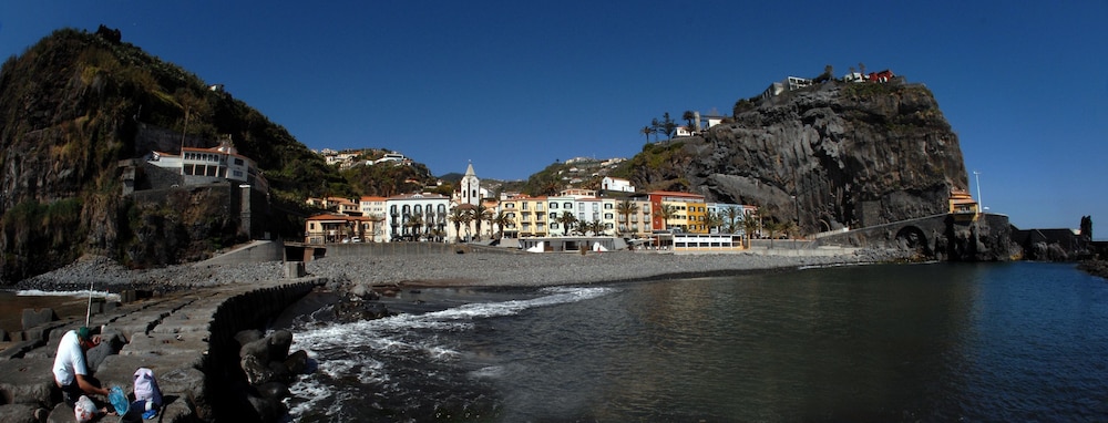 Enotel Sunset Bay — Beach in Ponta do Sol, Madeira