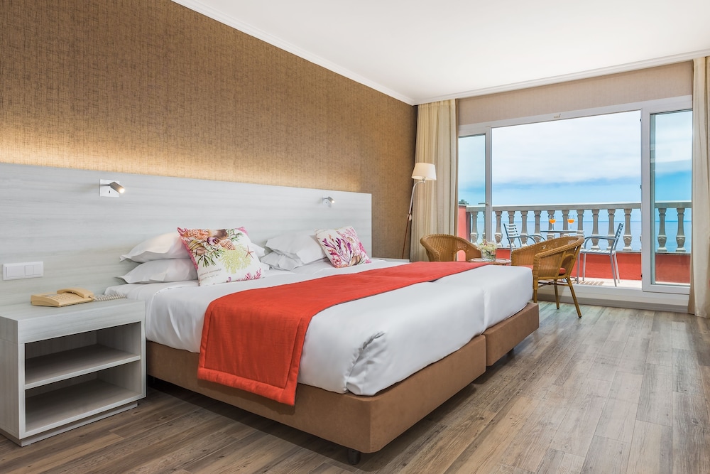 Enotel Sunset Bay — Hotel rooms in Ponta do Sol, Madeira