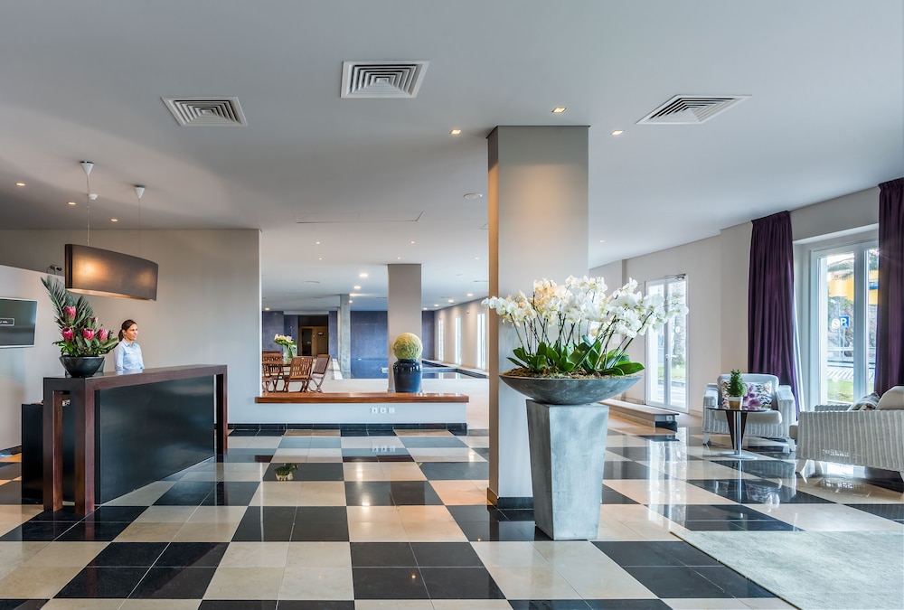 Enotel Sunset Bay — Hotel building in Ponta do Sol, Madeira