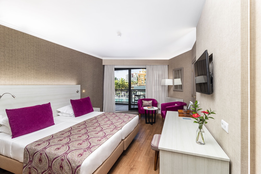 Enotel Lido – All Inclusive — Hotel rooms in Funchal, Madeira