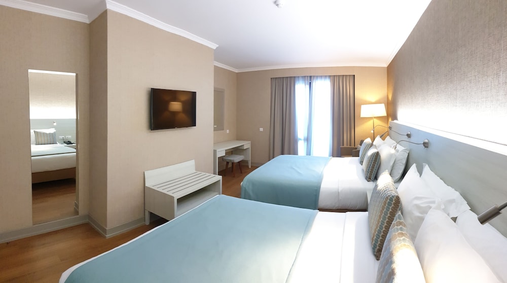 Enotel Lido – All Inclusive — Hotel rooms in Funchal, Madeira