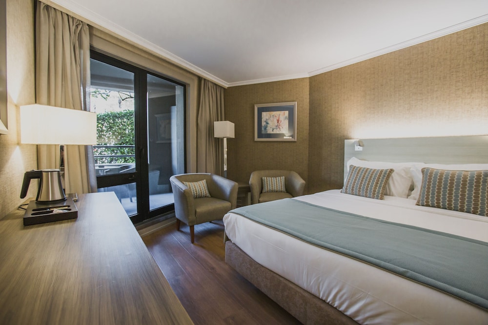Enotel Lido – All Inclusive — Hotel rooms in Funchal, Madeira