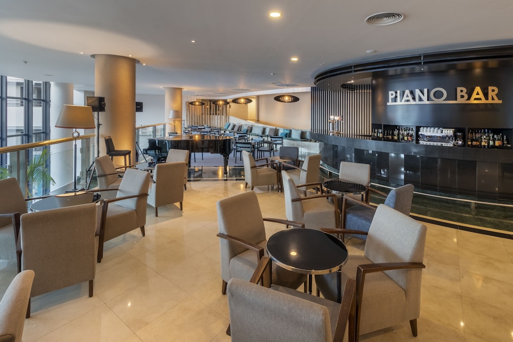 Enotel Lido – All Inclusive — Restaurant & bars in Funchal, Madeira