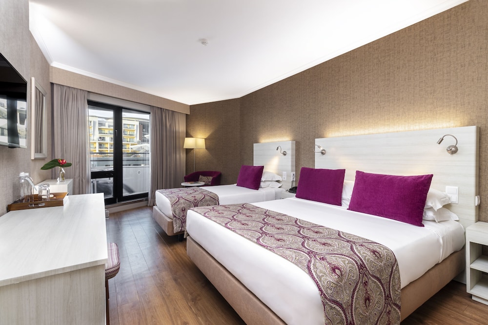 Enotel Lido – All Inclusive — Hotel rooms in Funchal, Madeira