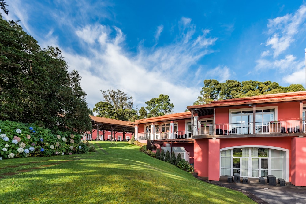 Enotel Santo da Serra — Hotel building in Machico, Madeira
