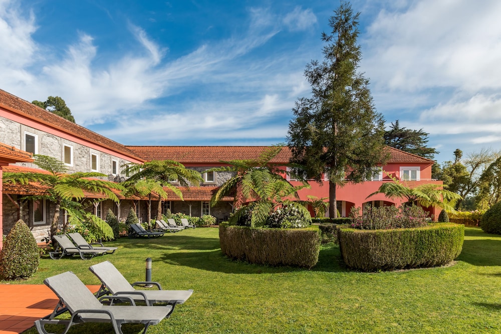 Enotel Santo da Serra — Hotel building in Machico, Madeira