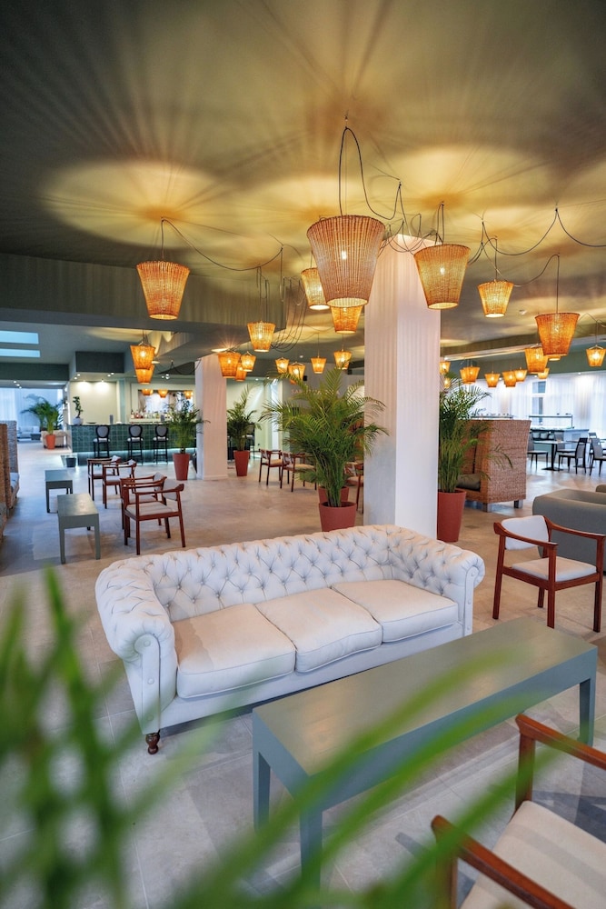 Enotel Santo da Serra — Restaurant & bars in Machico, Madeira