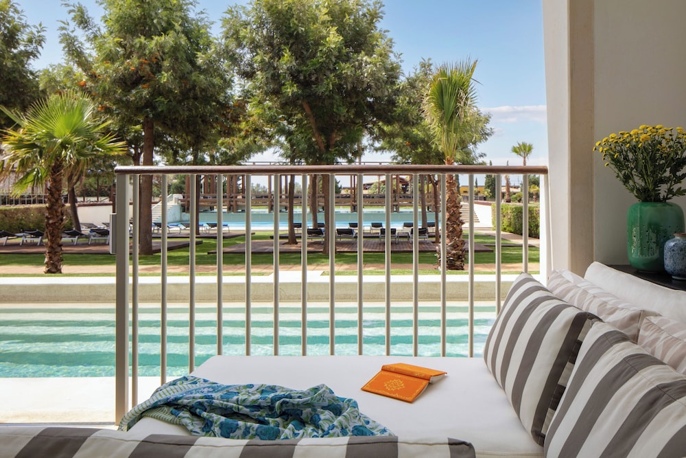 Victoria Golf Resort and Spa Managed by Accor — Swimming pool in Vilamoura, Faro