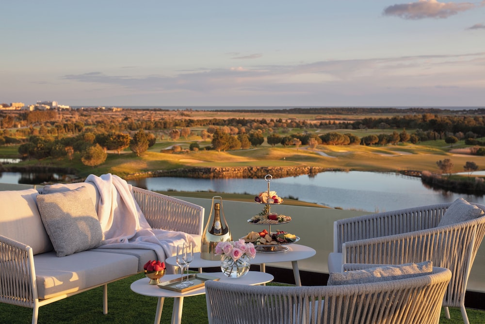 Victoria Golf Resort and Spa Managed by Accor — Restaurant & bars in Vilamoura, Faro