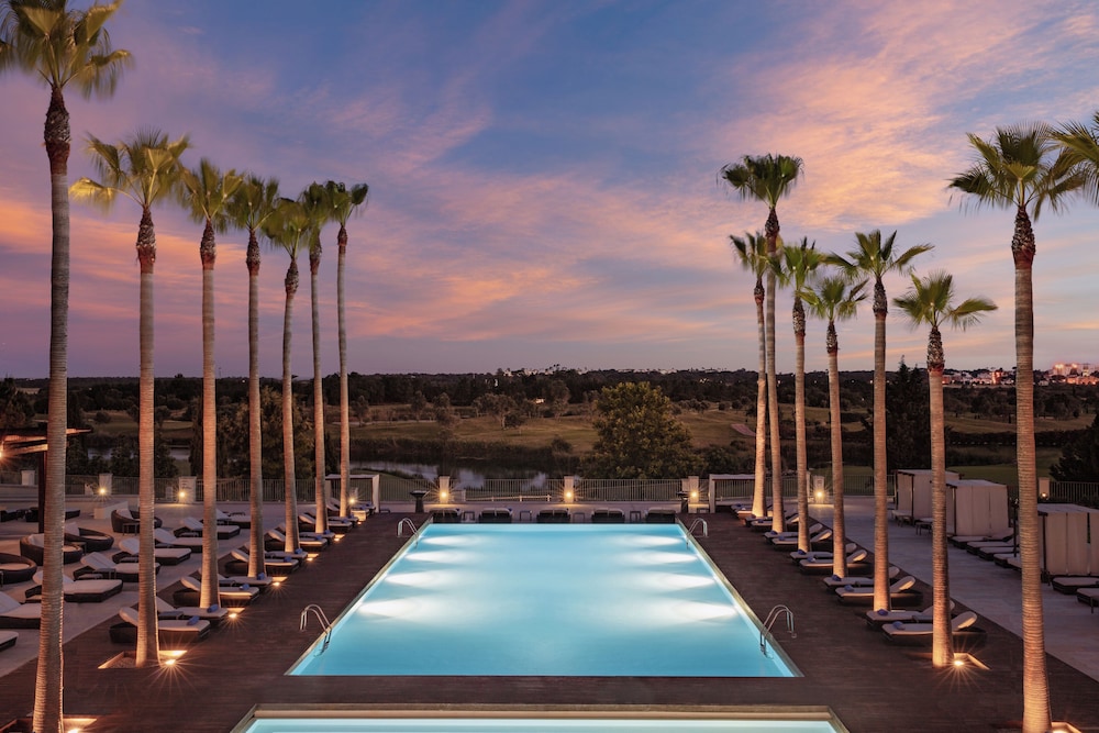 Victoria Golf Resort and Spa Managed by Accor — Swimming pool in Vilamoura, Faro