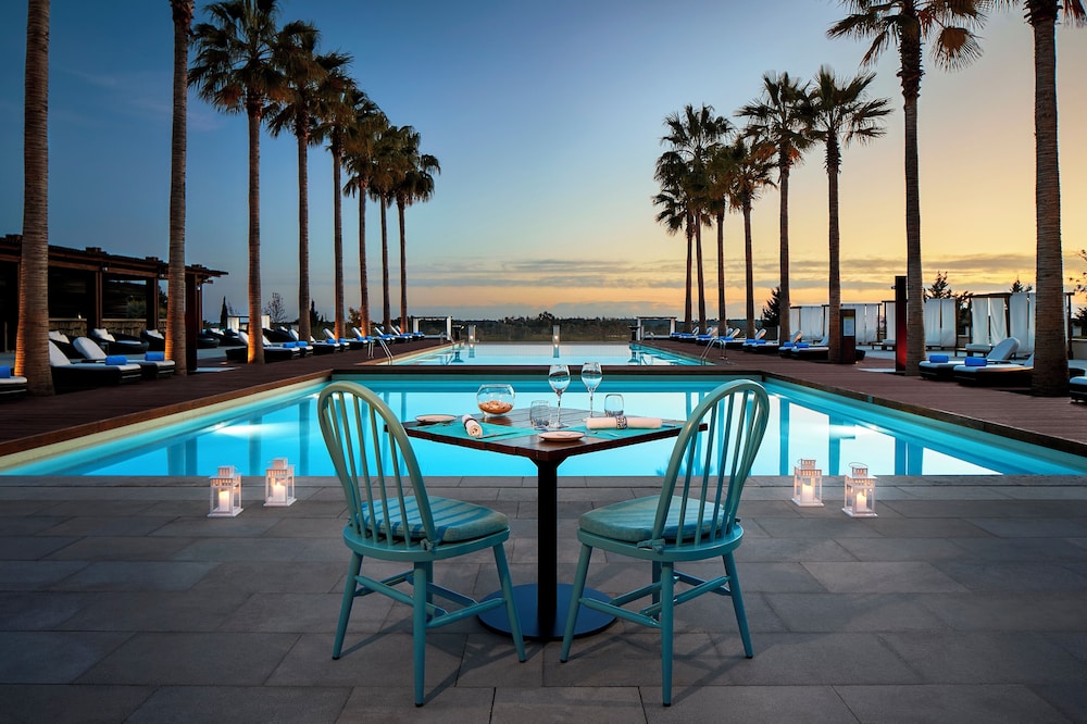 Victoria Golf Resort and Spa Managed by Accor — Swimming pool in Vilamoura, Faro