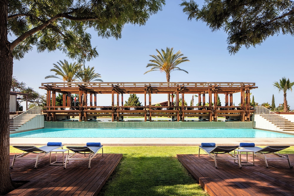 Victoria Golf Resort and Spa Managed by Accor — Swimming pool in Vilamoura, Faro