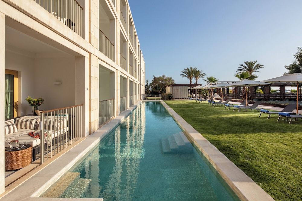 Victoria Golf Resort and Spa Managed by Accor — Swimming pool in Vilamoura, Faro