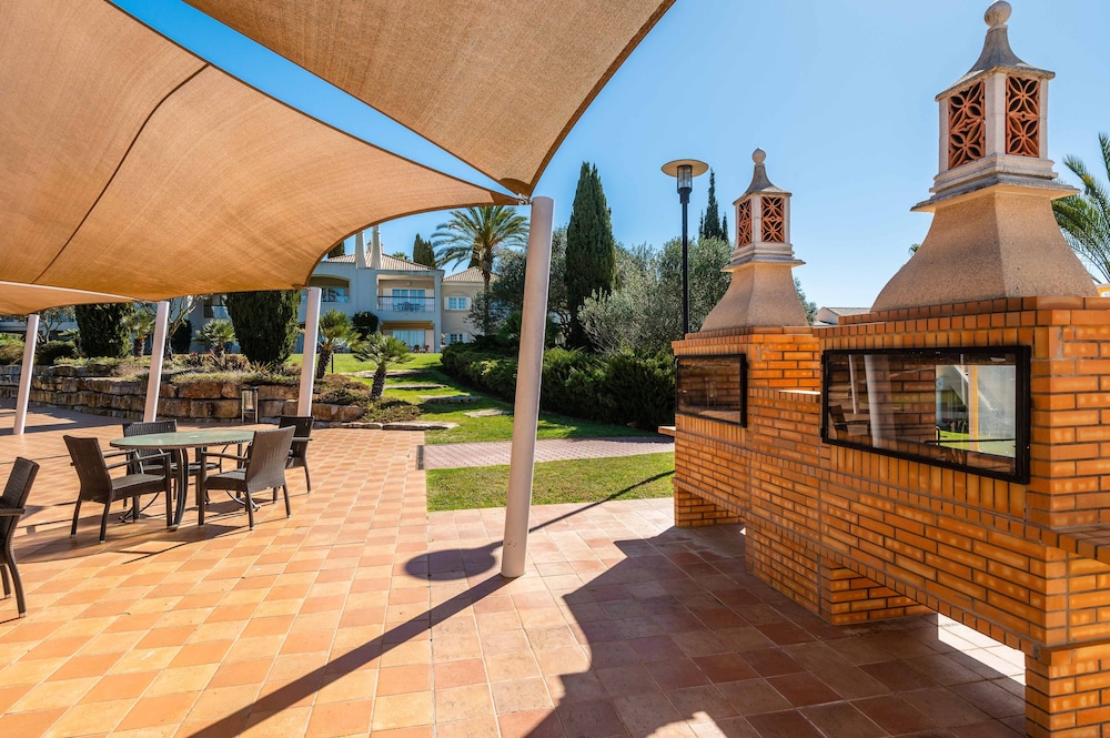 Vale d'Oliveiras Quinta Resort & Spa — Hotel building in Carvoeiro, Faro