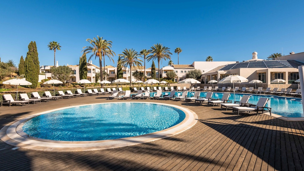 Vale d'Oliveiras Quinta Resort & Spa — Swimming pool in Carvoeiro, Faro