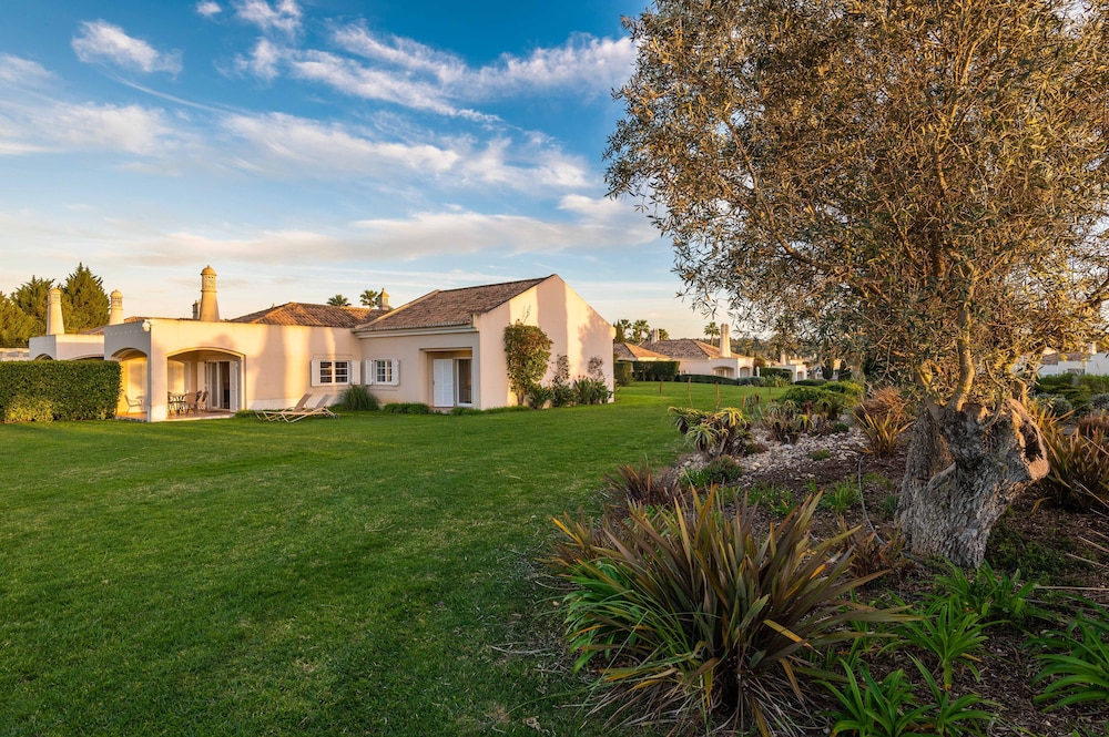 Vale d'Oliveiras Quinta Resort & Spa — Hotel building in Carvoeiro, Faro