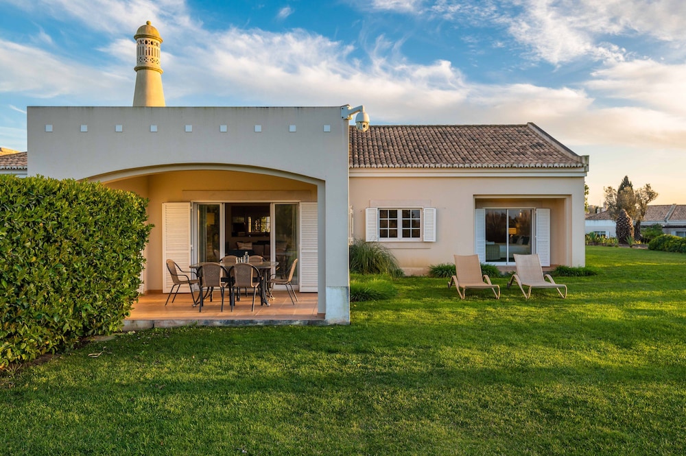 Vale d'Oliveiras Quinta Resort & Spa — Hotel building in Carvoeiro, Faro