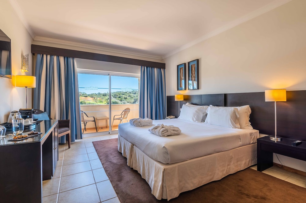 Vale d'Oliveiras Quinta Resort & Spa — Hotel rooms in Carvoeiro, Faro