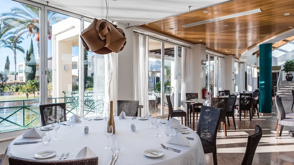 Vale d'Oliveiras Quinta Resort & Spa — Restaurant & bars in Carvoeiro, Faro