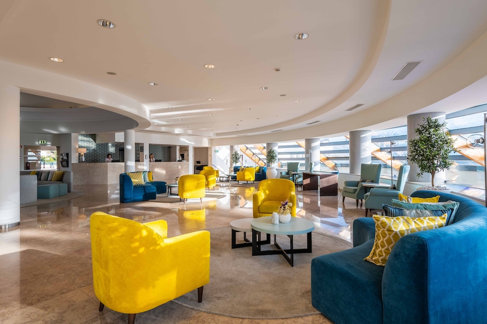 Vale d'Oliveiras Quinta Resort & Spa — Hotel building in Carvoeiro, Faro