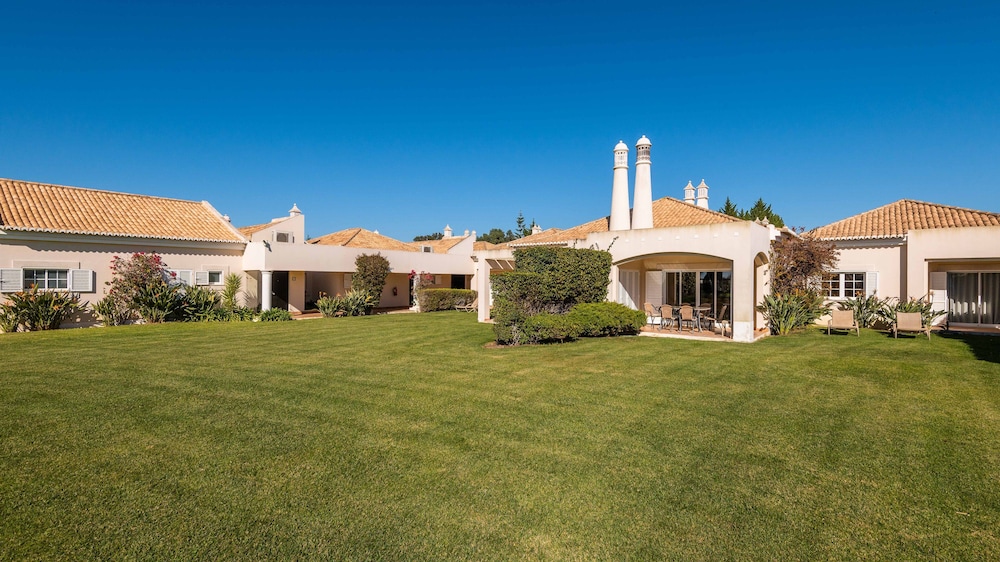 Vale d'Oliveiras Quinta Resort & Spa — Hotel building in Carvoeiro, Faro