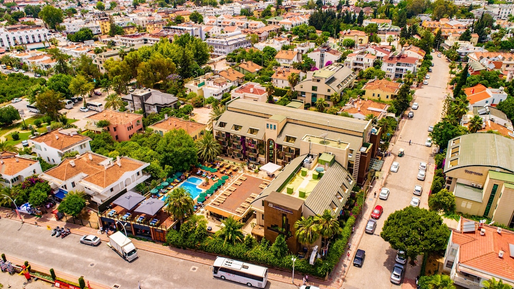 Ambassador Plaza - zdjęcie 4